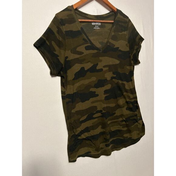 Lucky Brand Women’s Green Camo V-Neck Thin T-Shirt Soft Stretch Casual Tee 1X - Picture 4 of 10